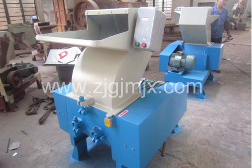 草莓视老版下载地址免费破碎机